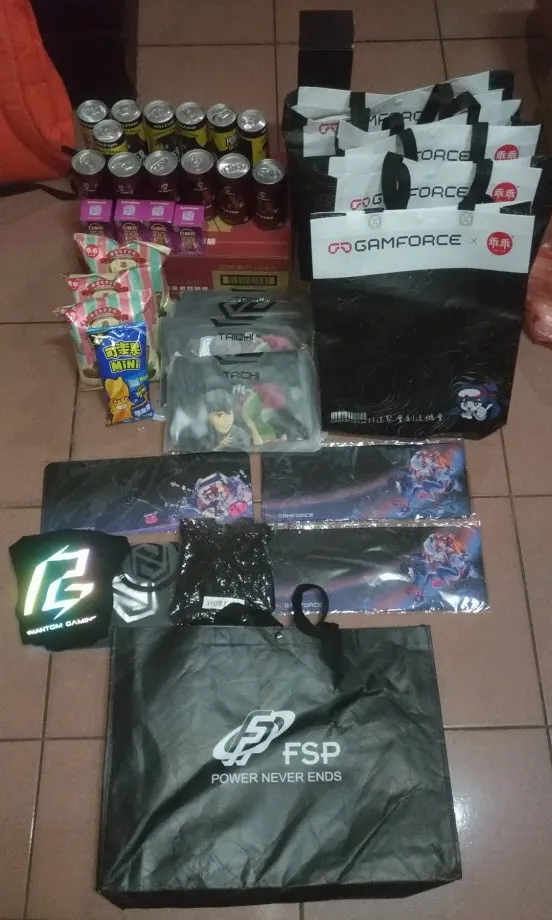 這次戰利品一覽，基本上等於是有喝有吃有拿應有盡有 明年有機會再度手刀刷卡搶早鳥票來挑戰