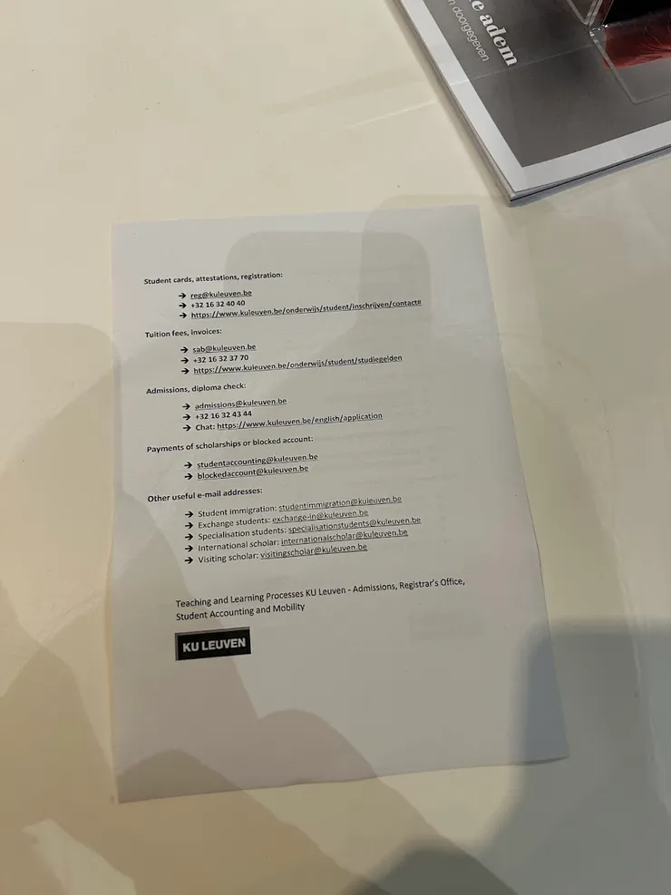 當時因為辦簽證,緊急想聯絡學校行政單位關於blocked account的事,竟只能透過email。就算他們人就在辦公室裡,也無法直接去找窗口問...