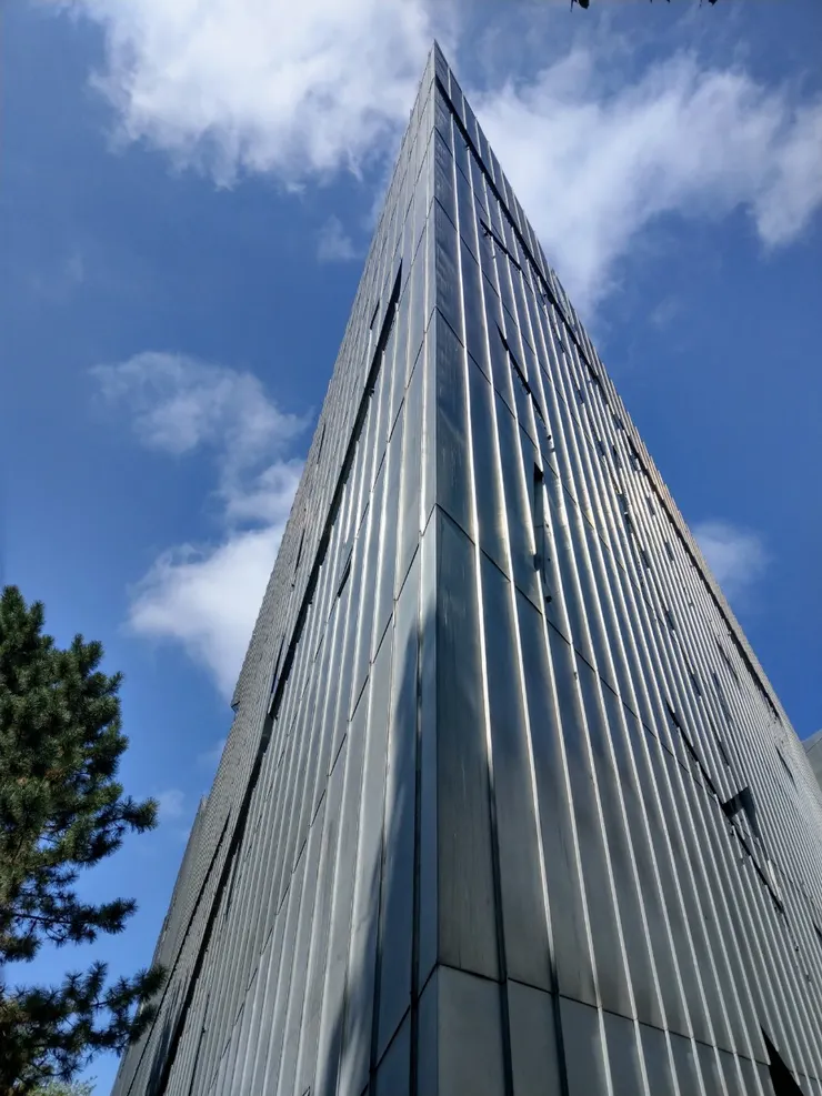 丹尼爾·李伯斯金（Daniel Libeskind）設計的柏林猶太博物館das Jüdische Museum Berlin