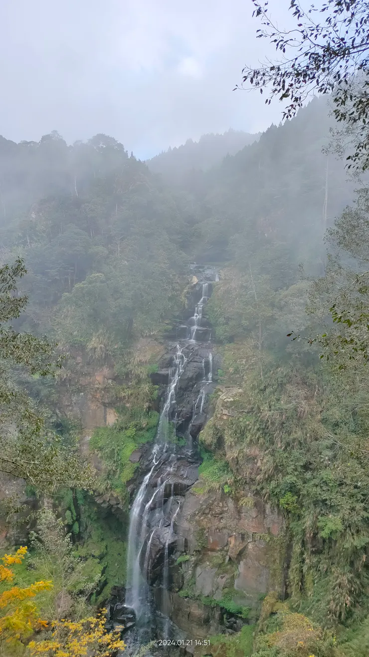 青龍瀑布枯水期