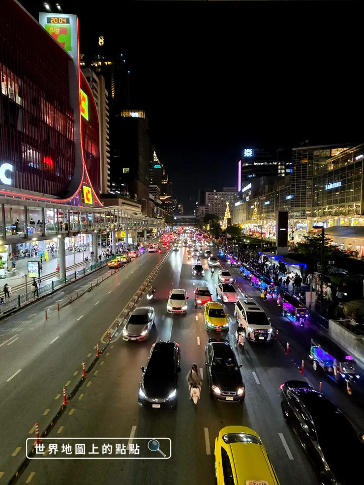 從 Central World 通往 Big C 的天橋拍攝曼谷街景