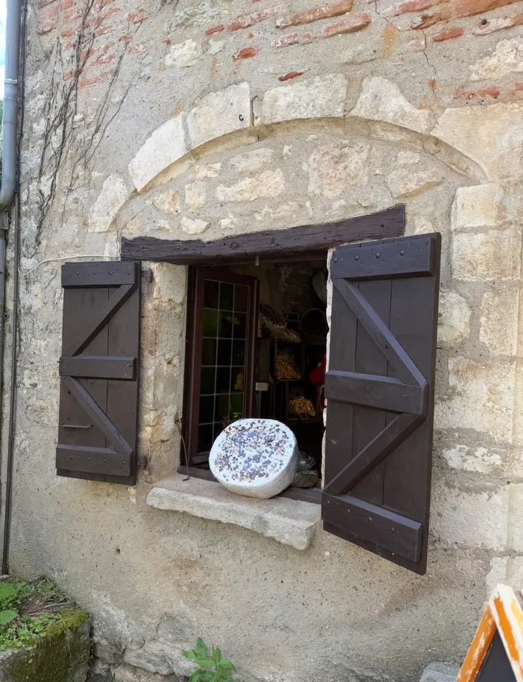 這不是石頭,J猜錯了