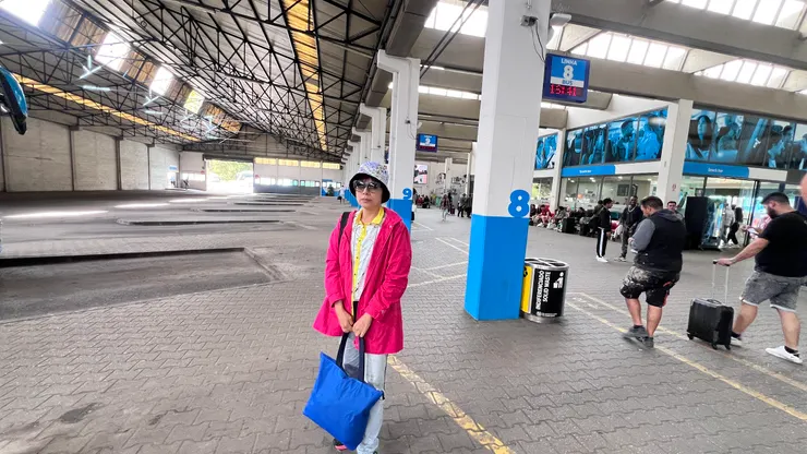 龐大的室內巴士站