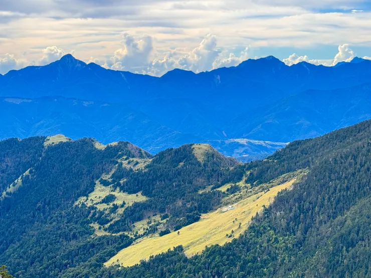 稜線上眺望369山莊