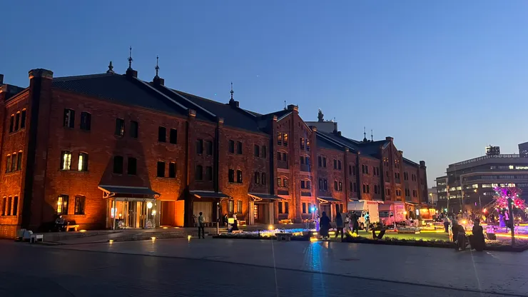 夜晚點燈時也算是滿有氣氛。