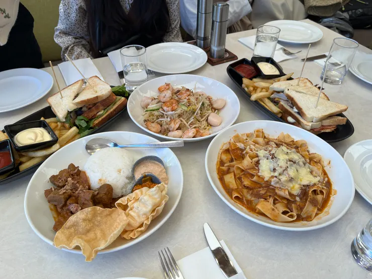 離開前的午餐,也是我這四天來最正常的一餐!! 終於不是泡麵~~