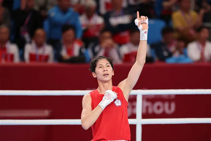 在 2024 年巴黎奧運會上，林郁婷勇奪金牌，成為台灣史上首位奧運拳擊金牌得主。不僅是體育成就，更是對性別平等的一次有力宣示。圖片來源：體育署提供。