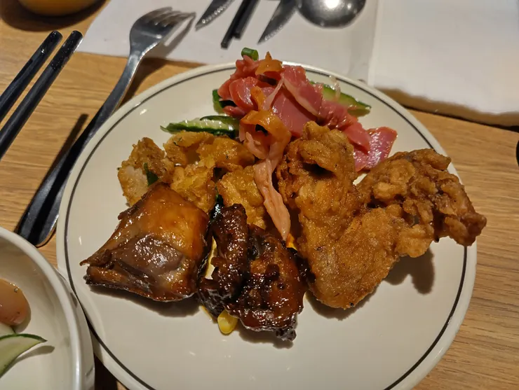 鴨賞 雞翅 三杯雞 都不錯吃