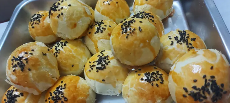 圖片來源：灰鸚鵡小灰寶貝《【蛋黃酥DIY】中秋節就是要吃蛋黃酥😋》https://www.potatomedia.co/s/aVYqYPno