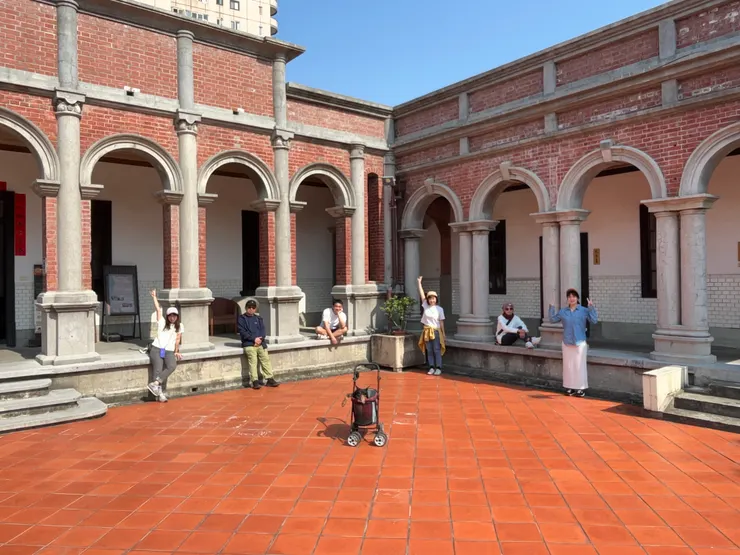 / 加一隻呼嚕的全家福！ /