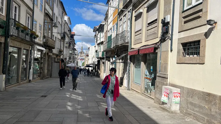 太早進城商店還沒營業
