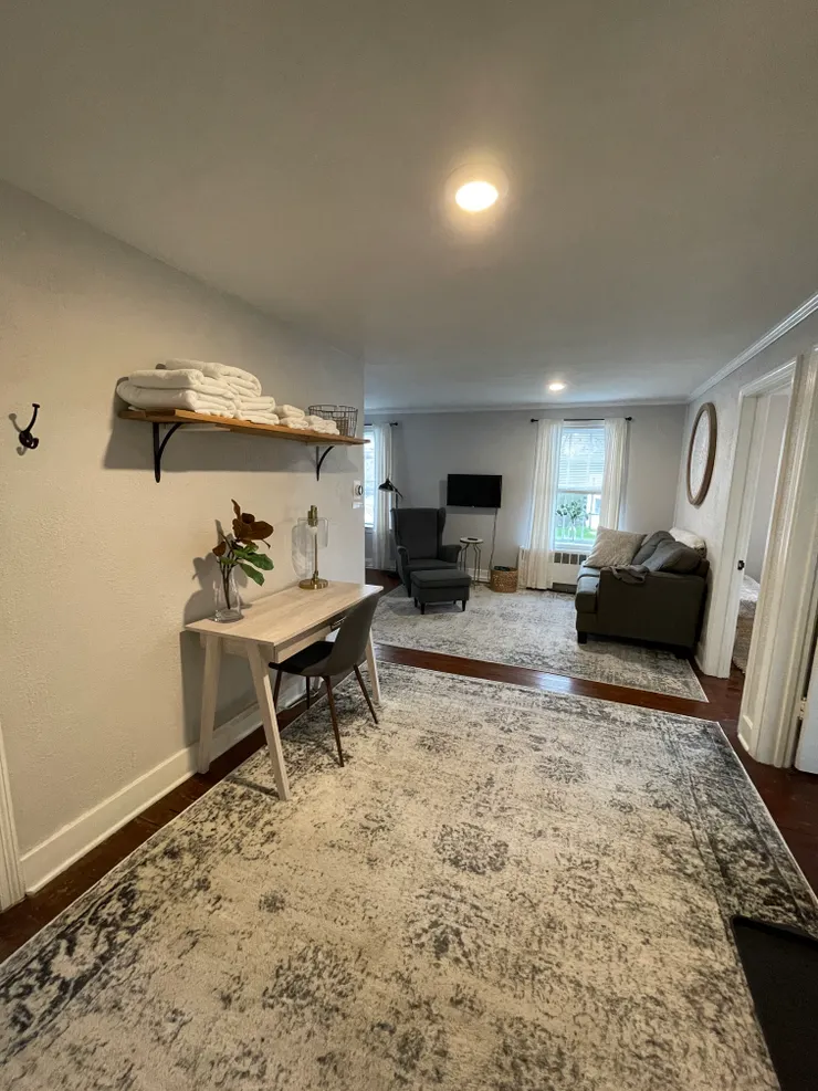 進門時一覽客廳