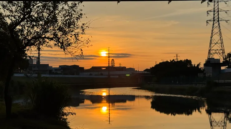 拍攝於2025年10月12日,台北 士林河堤