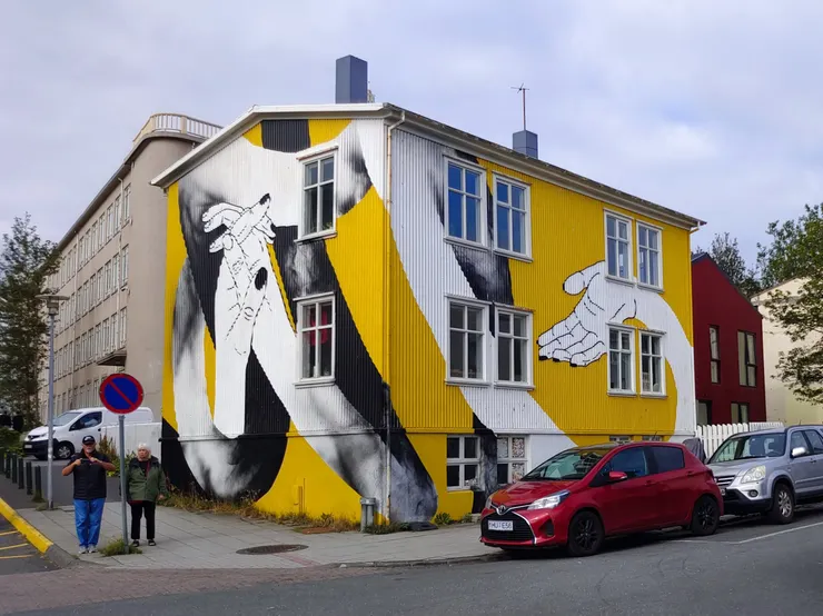 三隻手,未被命名的壁畫。