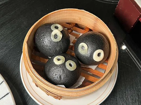 (新莊美食)典華雅聚~窯烤櫻桃鴨二吃、經典粵菜、創意港點樣樣