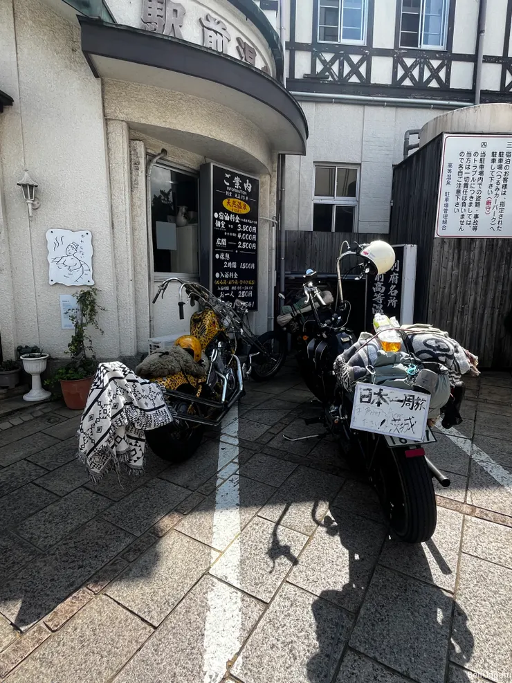 車隊到此一遊(作者照片)