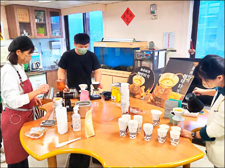 潘朵拉.阿財與SabiSabi咖啡共同完成安寧咖啡時刻