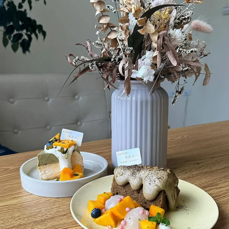 窗邊陽光透進來