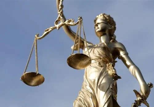 在法律上,除非其行為涉及《刑法》中的罪行,否則僅涉及個人私德問題的行為,不應該作為是否犯罪的判斷依據。(圖源:民報 people news)