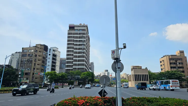 今天和爸媽搭公車去台北花園大酒店慶祝父親節!交通超方便!