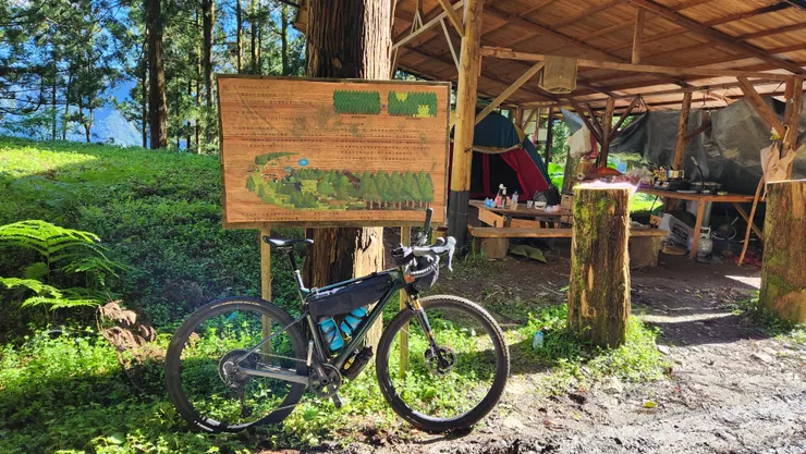 林道工作人員於此紮營。