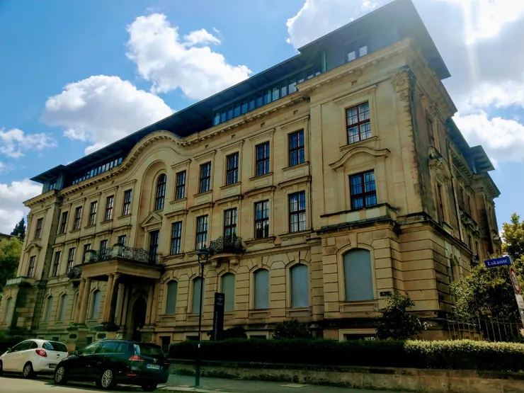 公部門，宗教局Landeskirchemamt