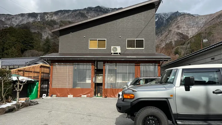 整個店門口，並沒有太顯眼的招牌。