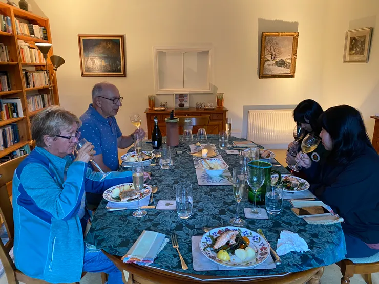 短暫重逢三天，美好而短暫，教授夫妻的優雅從容與熱情，我們一家銘記在心。