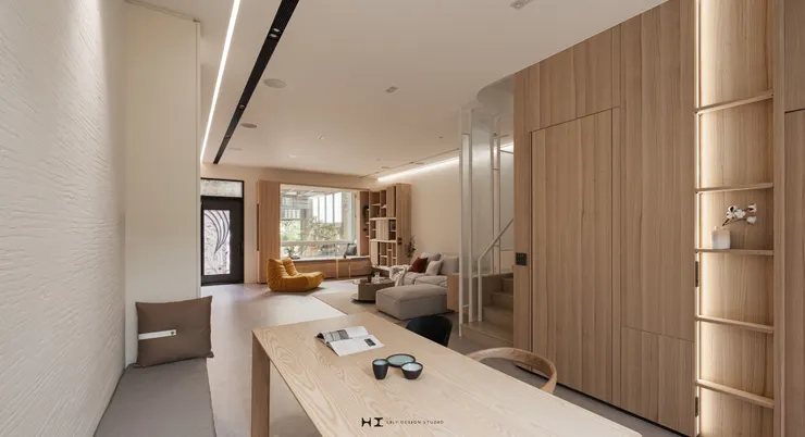 拆除界線，讓光在梯間自由穿梭