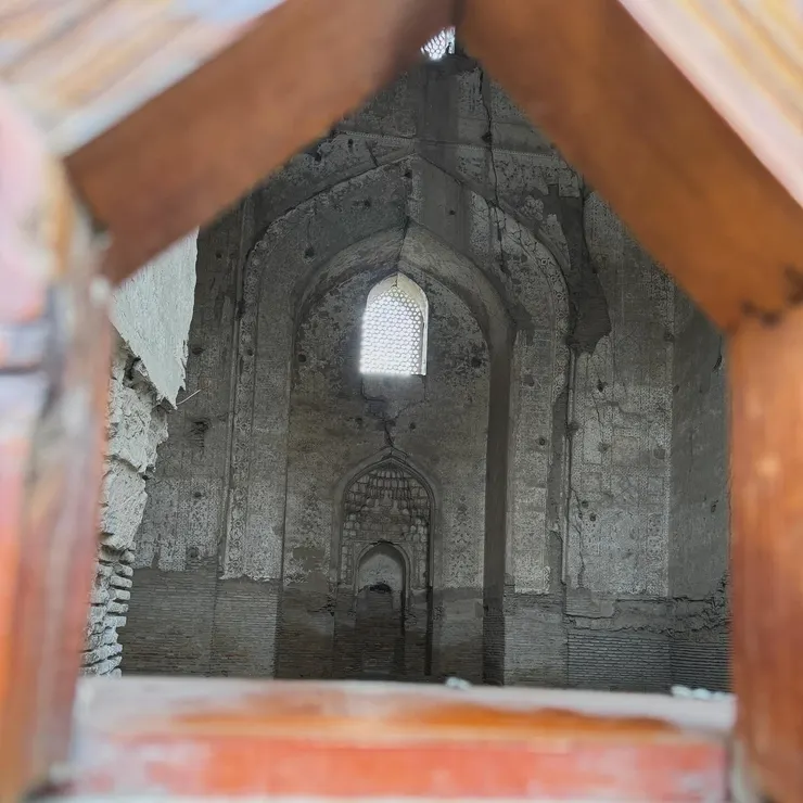 比比哈奴清真寺「真」內部,還沒重建