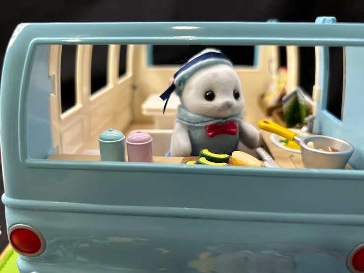 海豹媽媽在廚房準備咖哩