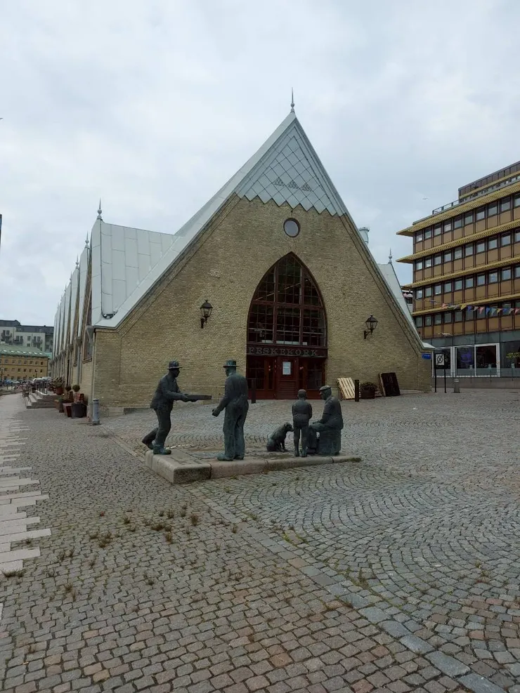 外觀像教堂的魚市場