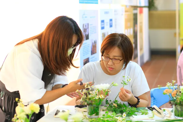 透過個人經驗與美感，創作