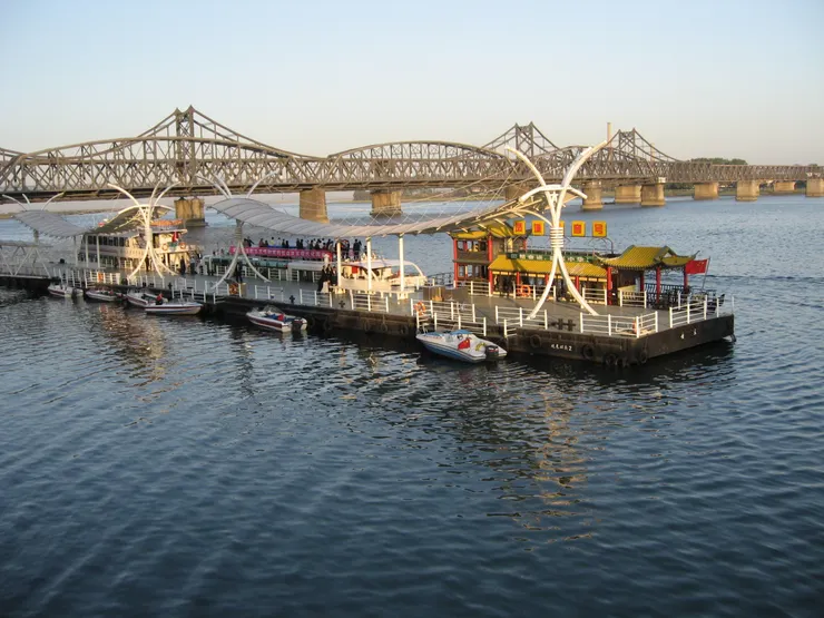 鴨綠江遊船碼頭