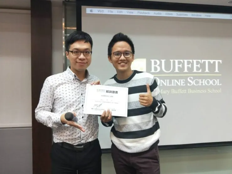 我們兩個自費學習。2019畢業至今，目前覺得這裡比許多投資課都還要來得好