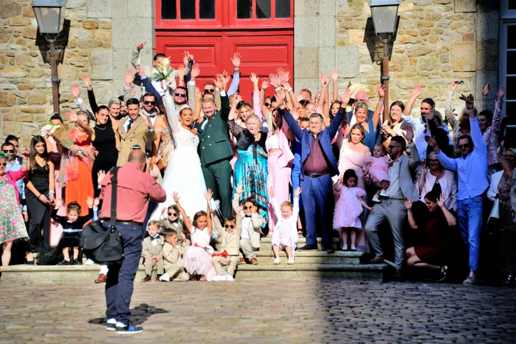 【漫步舊城區市政廣場巧逢婚禮】