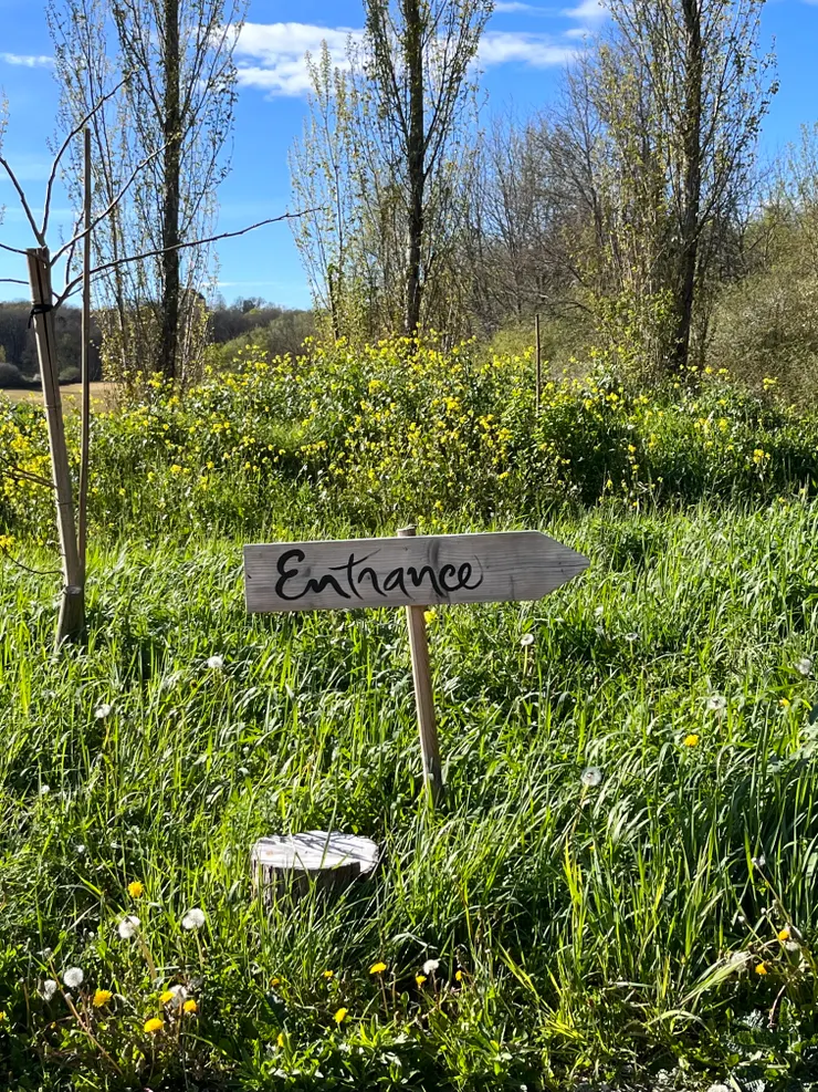 進入 Lower Hamlet 的路標。