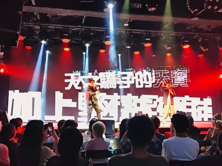 歌手/熊仔、手語表演者/蕭匡宇