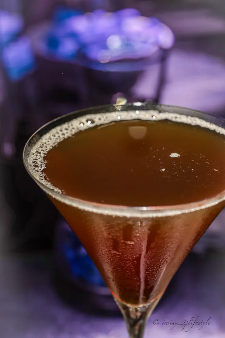 單看此圖 回想起來 那有古木、營火的「烏梅汁」