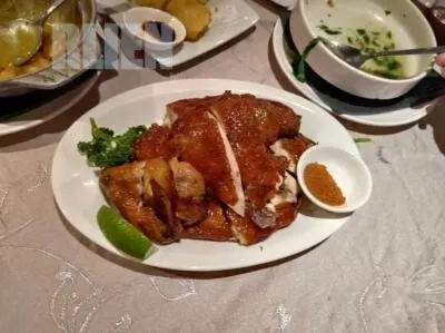 作者拍攝脆皮雞