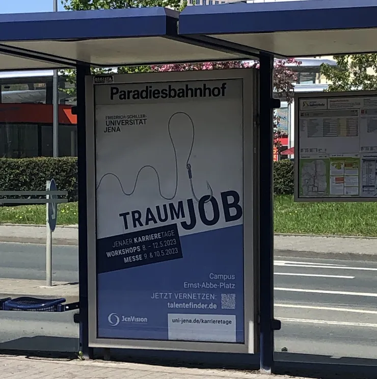 在Paradies車站的就業博覽會廣告