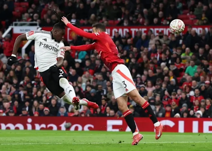 巴斯頭槌建功助富咸領先1:0