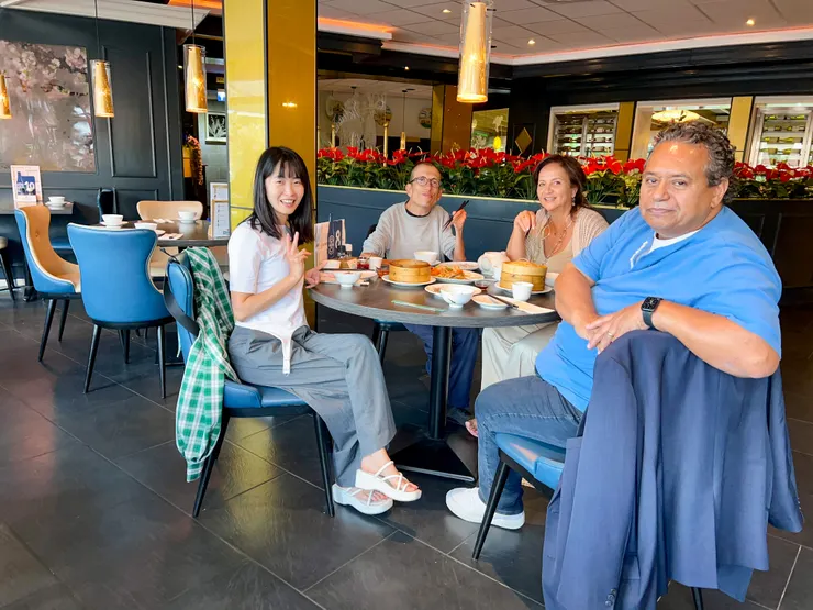 明明我生日，婆西當做他生日，鳩佔鵲巢。