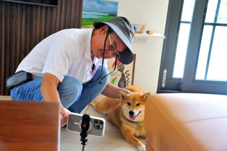 【太郎好客，客人愛牠，YY與自拍。】