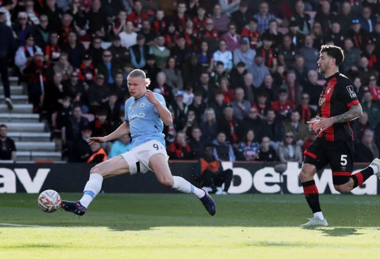 夏蘭特撞射破網助曼城追和1:1