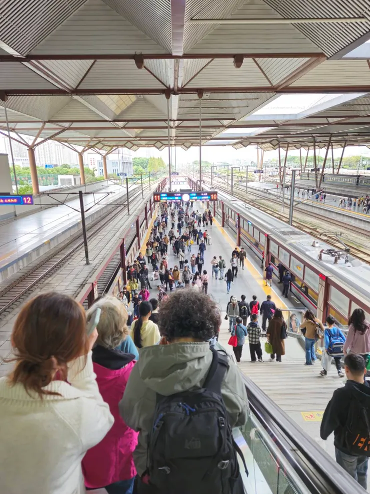 很大的蘇州火車站