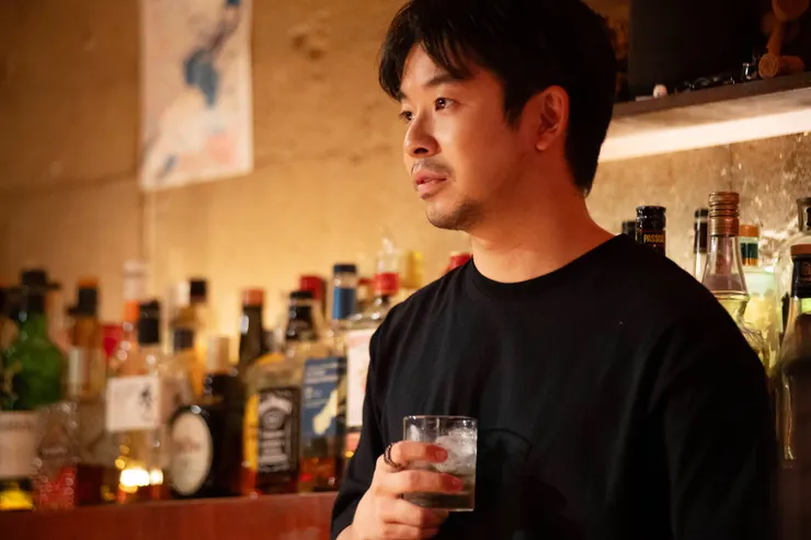 最喜歡仲野太賀所飾的酒吧老闆，深度的對話內容，也剖析著現代人的愛情問題。