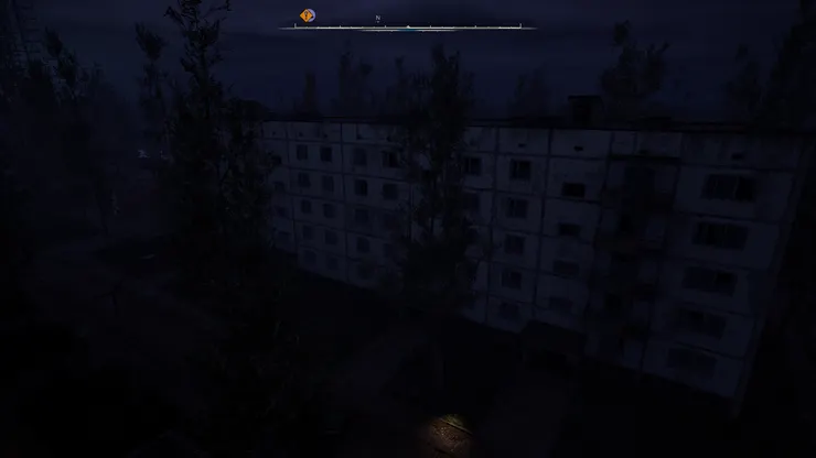 蘇聯時期的集合式建築，在杜加雷達陣列的旁邊