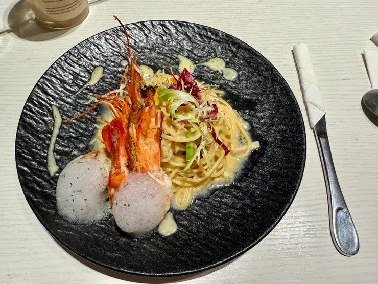 烤大蝦、鮮干貝佐金莎義大利麵   380元