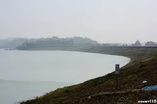 長達1273公尺的堰堤，承載當時東亞第一的蓄水量